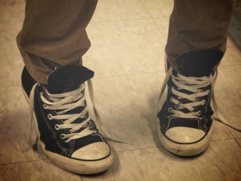 The feet of Footloose cast member Jack Durfee in the iconic Footloose pose