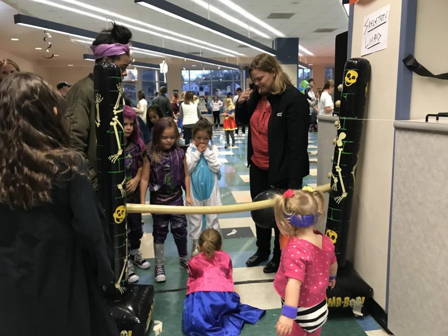 Seniors Get Spooky with Halloween Carnival