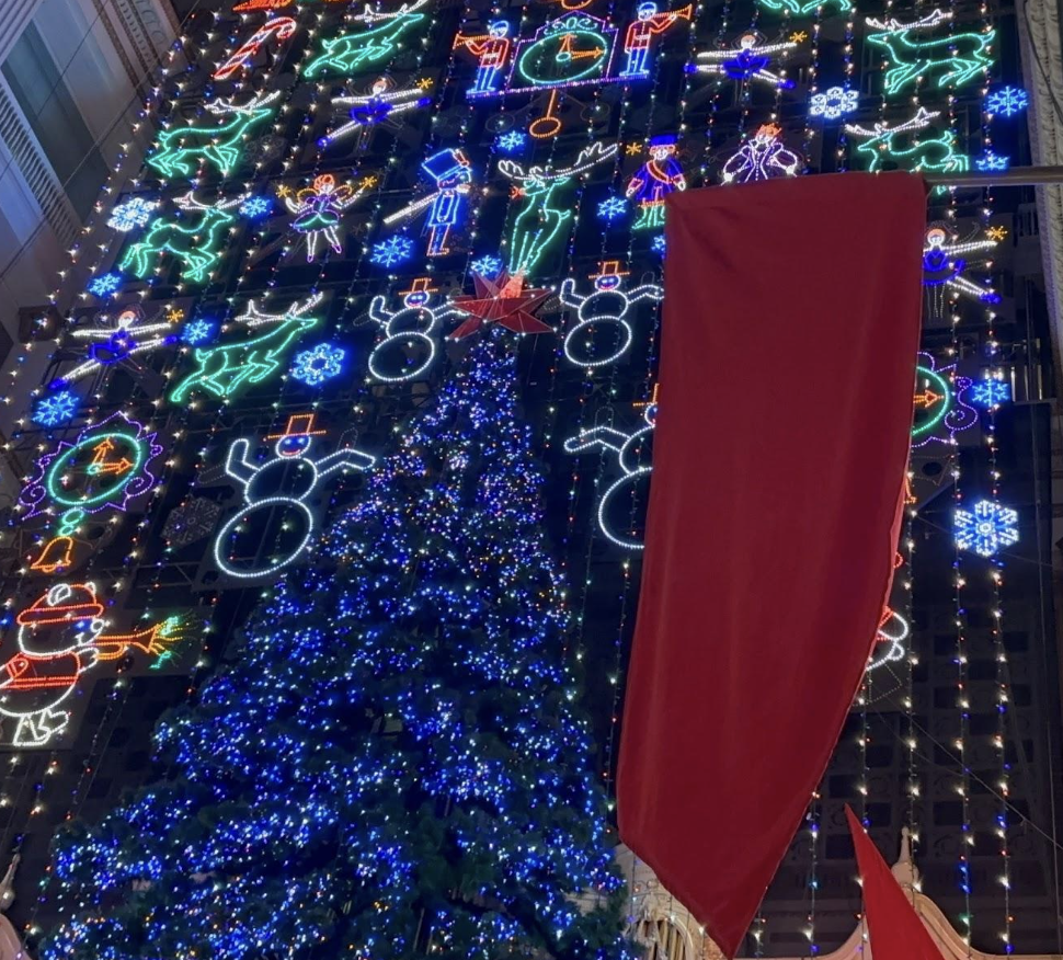 The show lights up the Wanamaker building for possibly the last time. 